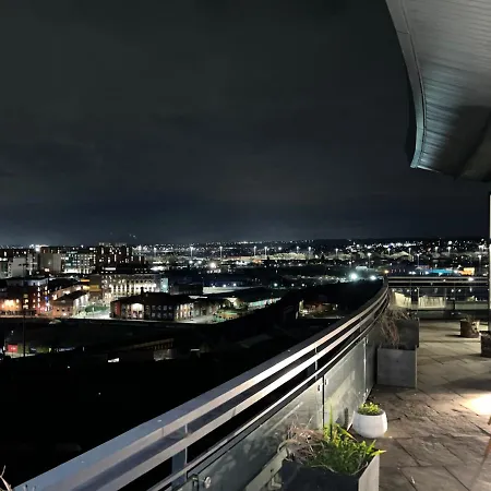 Luxury 2 Bedroom Centre Penthouse Apartment Leeds (West Yorkshire)