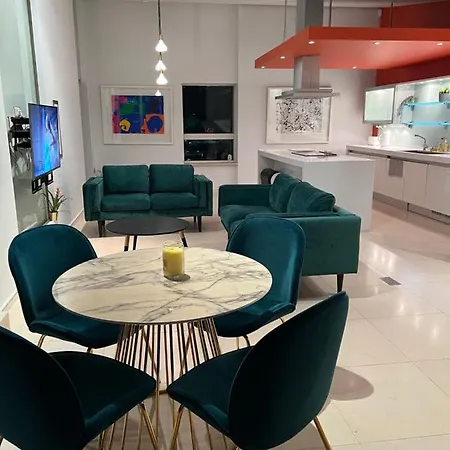 Luxury 2 Bedroom Centre Penthouse * Leeds (West Yorkshire)