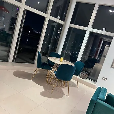 Apartment Luxury 2 Bedroom Centre Penthouse